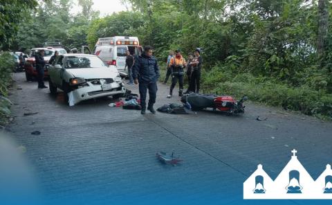 Moto chocó contra auto
