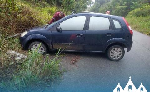 Vehículo se salió de la carretera
