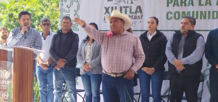 Toman protesta  a nuevo titular 