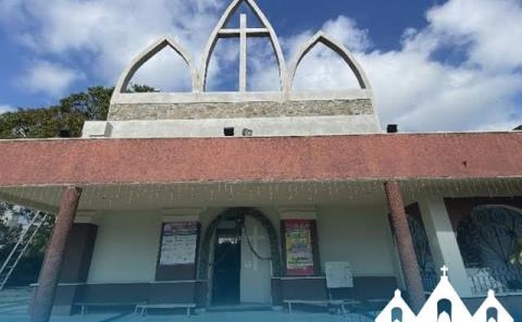 Ladrones no perdona se llevaron las sillas de la iglesia
