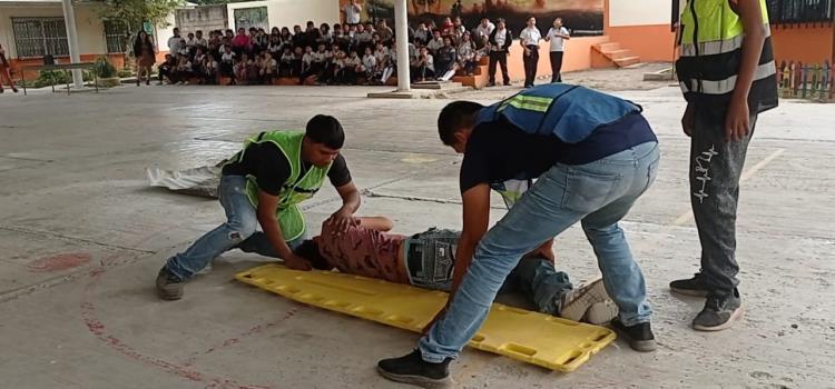 Realizó simulacro P. Civil en primaria