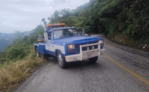 CAMIONETA AL BARRANCO