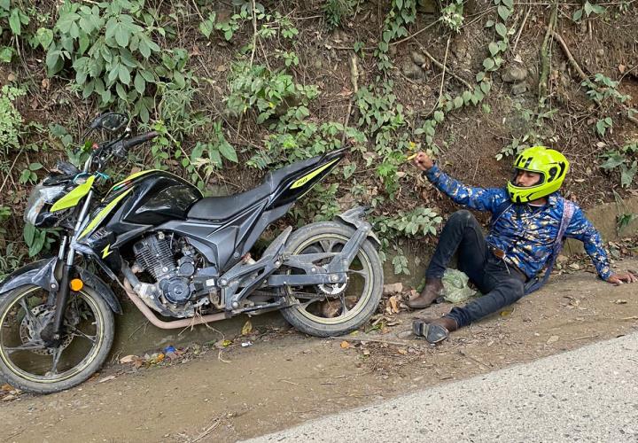 Ebrio motociclista accidentado