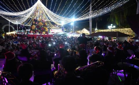 Alcaldía enciende el espíritu navideño
