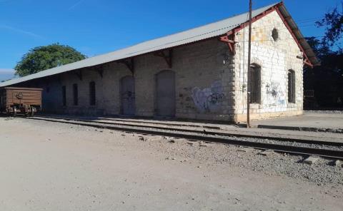 Invaden vándalos  estación del tren
