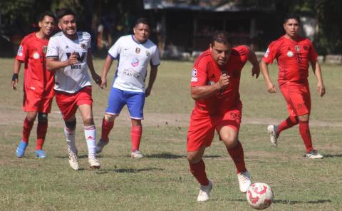 La ´Ola Roja´ de Buenos Aires goleó 5-0 a Zoyotla en master
