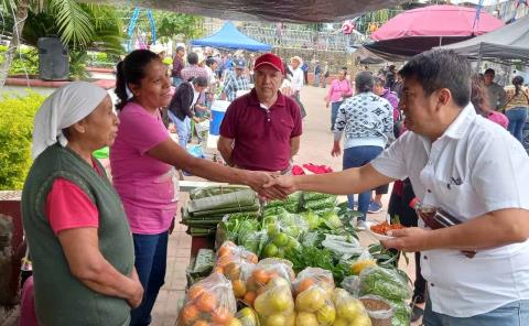 Tianguis Campesino Sembrando Vida en Tampacán