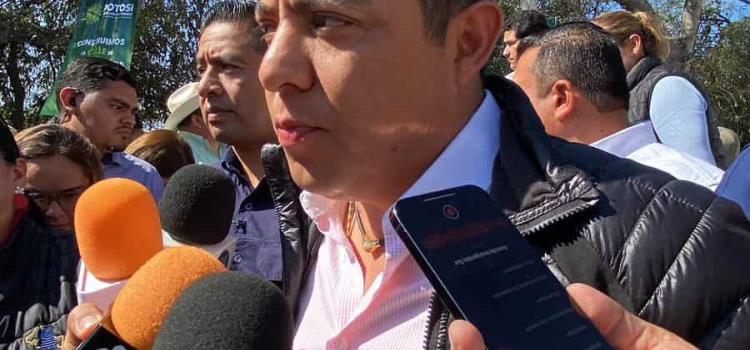 Gobernador reconoce liderazgo de Arnulfo U. 