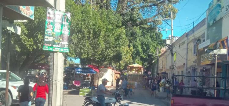 No quieren juegos en plaza tapando calles