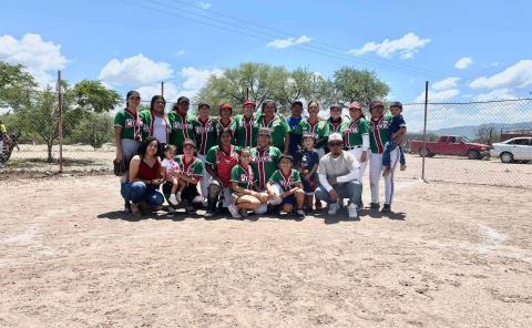 Linces venció a Los Llanitos en el softbol 
