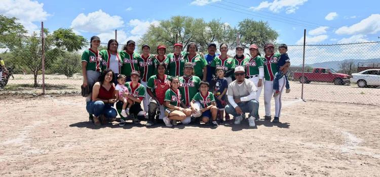 Linces venció a Los Llanitos en el softbol 