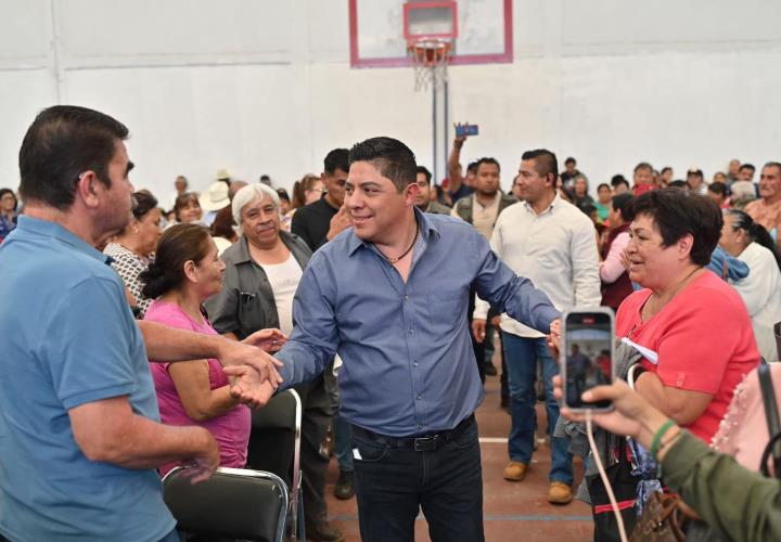 Gallardo primer lugar en aprobación nacional