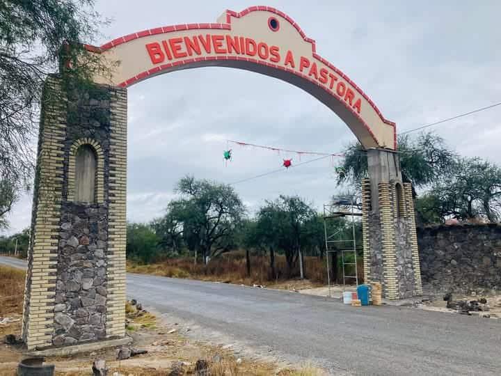 Obra bien hecha el arco en Pastora