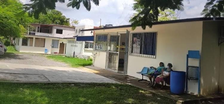 Centro de salud da servicio con guardia mínima