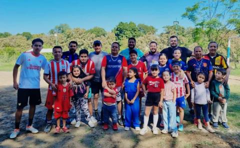 Familia Enríquez en convivencia futbolera
