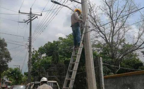 Mantenimiento a líneas eléctricas por apagones