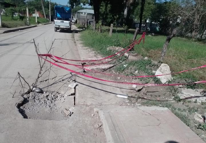 Se hunde calle en Tampacán