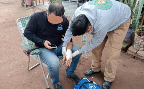 Motociclista herido al sufrir fuerte caída
