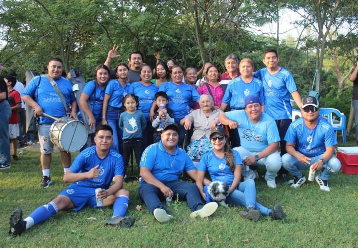 La directiva del balompié de Temamatla entregó premios