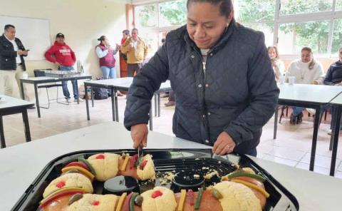 CECyTEH celebró el Día de Reyes Magos
