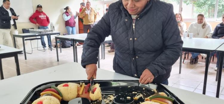 CECyTEH celebró el Día de Reyes Magos