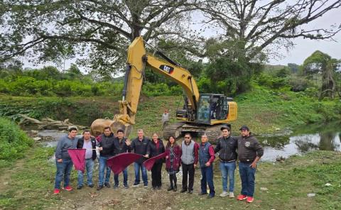 Inician trabajos de captación de agua y remodelación del paraje "La Playita"