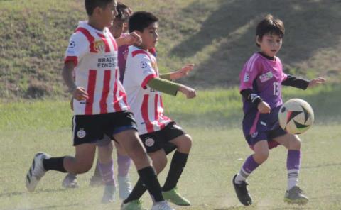 Retoma competencia en balompié infantil A
