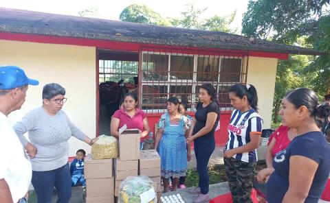 Integra a adolescentes a desayunos escolares
