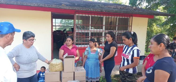 Integra a adolescentes a desayunos escolares