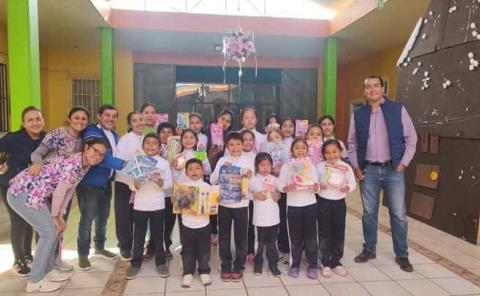 Niños del CODI recibieron regalos 
