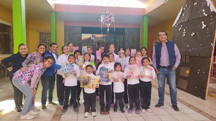 Niños del CODI recibieron regalos 