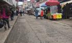 Más ambulantes y locatarios invaden espacios en la calle Hidalgo