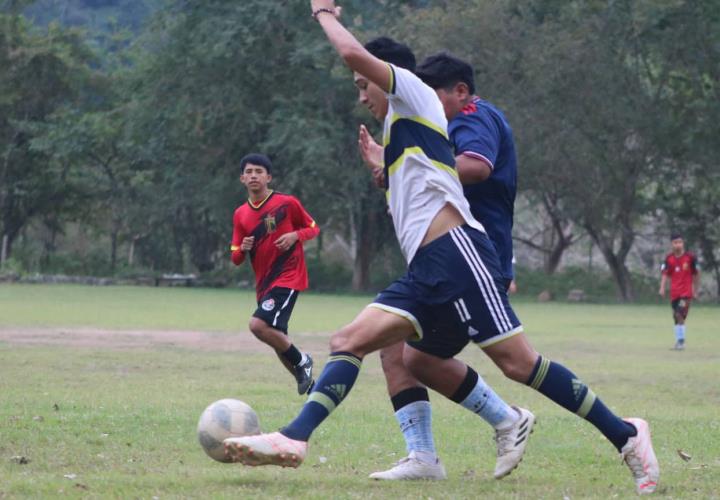 Goleó Uniformes el 13- Panteras a Vengadores