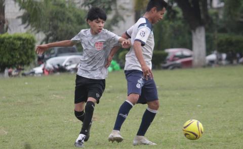 Rayos FC electrizó a los Boings 5 por 0
