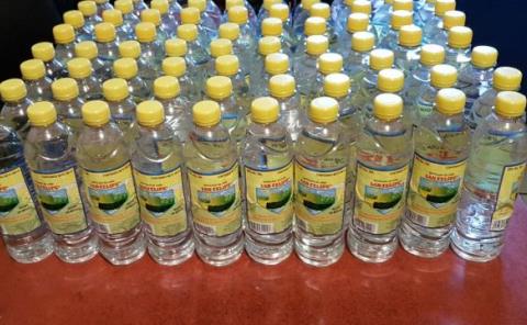 Denuncian venta ilegal de aguardiente 

