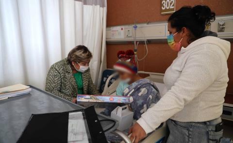 DIF llevó esperanza y juguetes a hospitales
