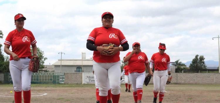 lA´s del Refugio siguen con paso firme en el soft 