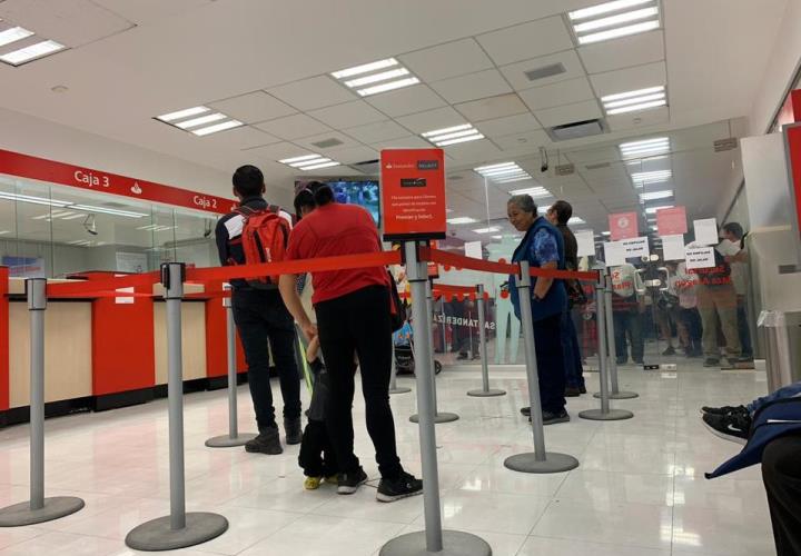 Familias en bancarrota; caen los ahorros en casi un 80 % 
