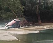 ARRASTRÓ EL RÍO OTRA CAMIONETA
