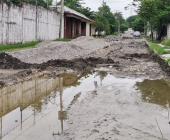 Calle intransitable por  una obra de la DAPA