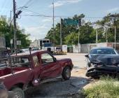 DAMA CHOCÓ SU AUTOMÓVIL       